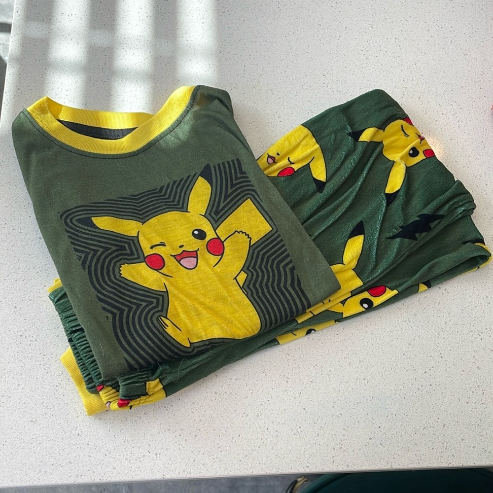 Pokémon Boys Long Sleeve Graphic Fleece 2-Piece Pajama Set, Sizes 6/7